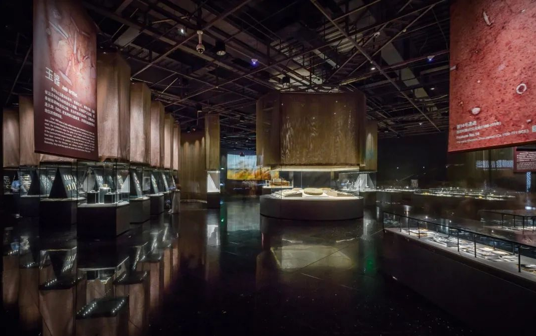克里克對金沙遺址博物館第三展廳展柜玻璃、燈光、密封性、柜體結(jié)構(gòu)和安全性能進行了全面升級